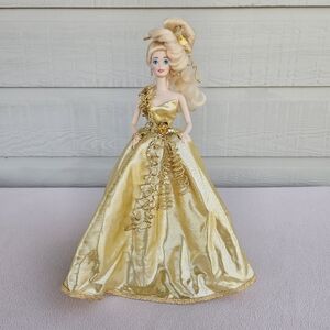Mattel Gold Sensation Barbie Doll 1993 Limited Edition 00345 Porcelain